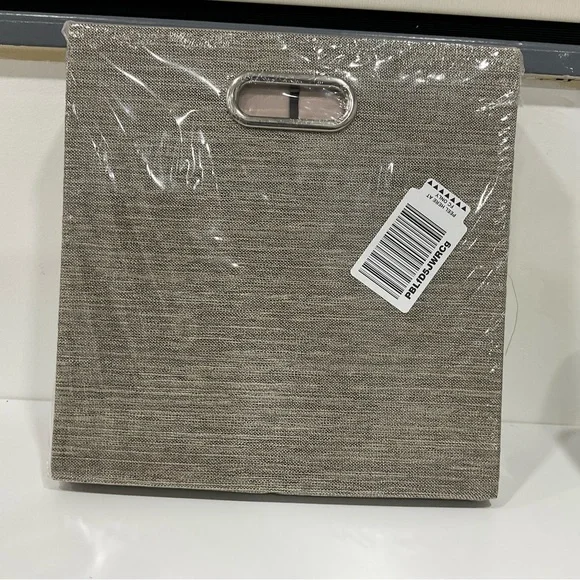 Foldable cube organizer box. B - Picture 2 of 2